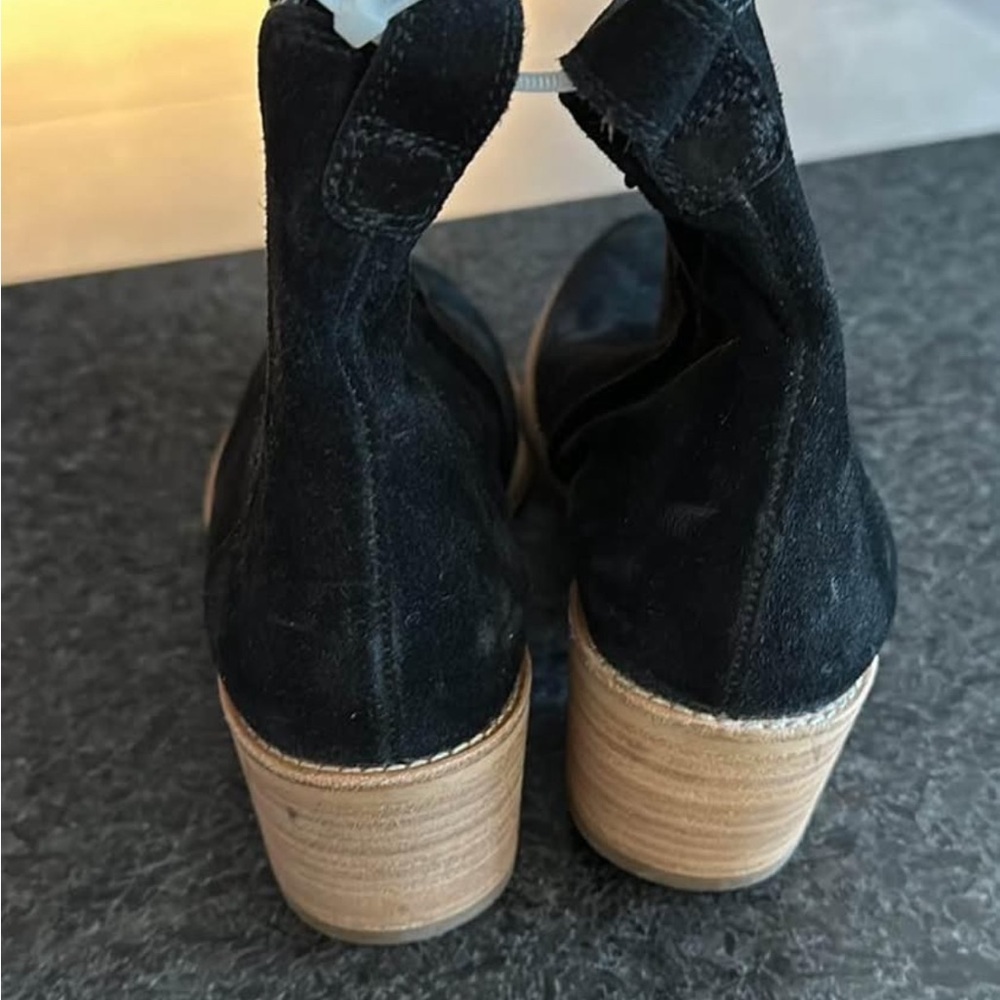 NWT Paul Green Sante Zip Western Chelsea Black Suede Ankle Boots size 6 - Picture 3 of 3